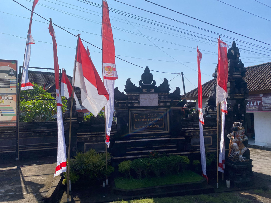 PEMASANG BENDERA 